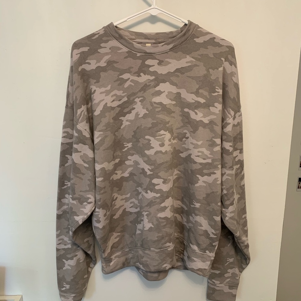 Grey camo crew neck